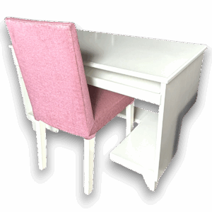 Escritorio blanco con silla tapizada rosa