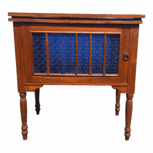 Credenza clásica con vidrio decorativo