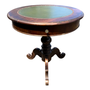 Mesa auxiliar clásica de madera y cuero