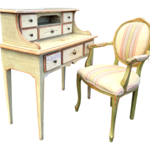 Secretaire clásico con silla