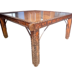 Mesa de comedor estilo Hindu con vidrio