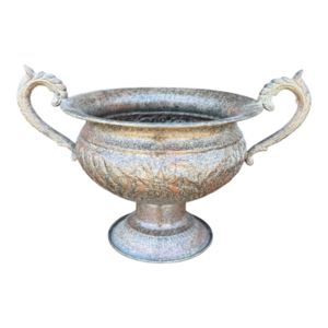 Centro de mesa decorativo metálico con asas