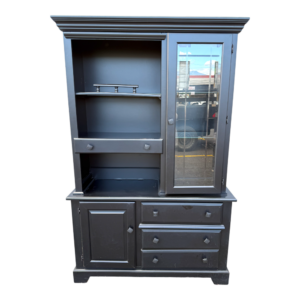 Vitrina clásica negra con cajones